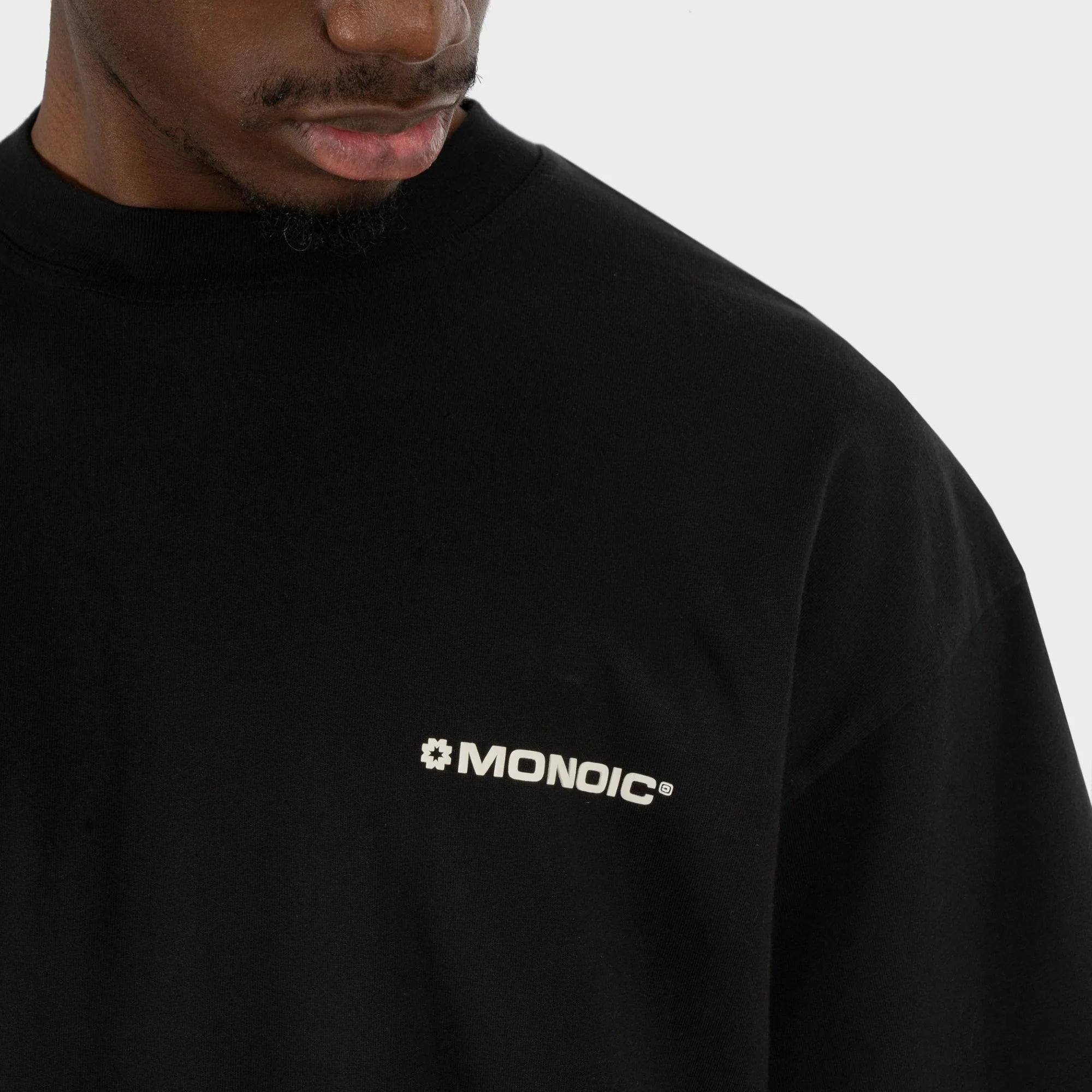CAMISETA MONOIC BÁSICA NEGRA