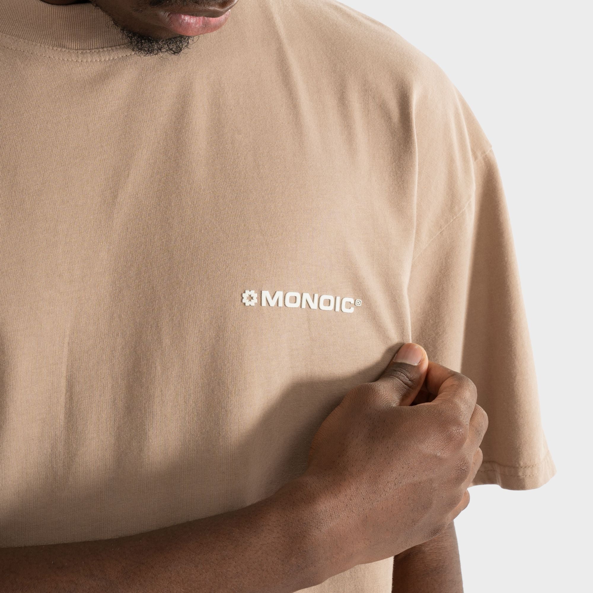 CAMISETA MONOIC BÁSICA CAFÉ