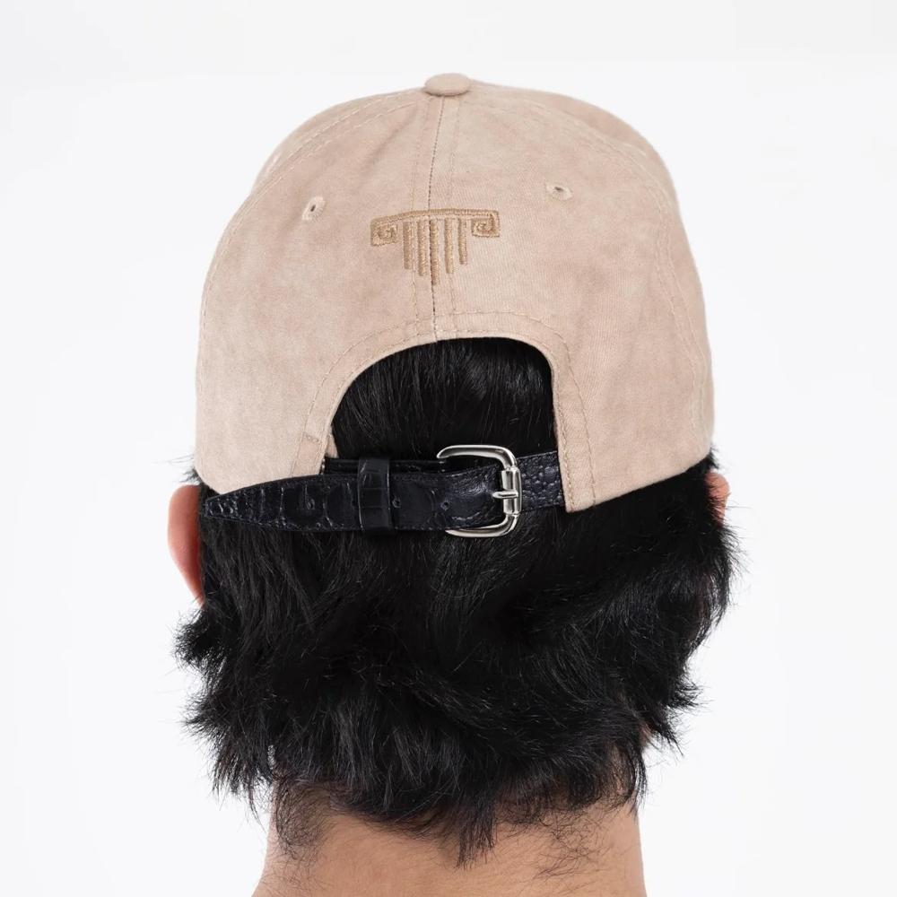 GORRA ARTDIST UNCONVENTIONAL GOLDEN