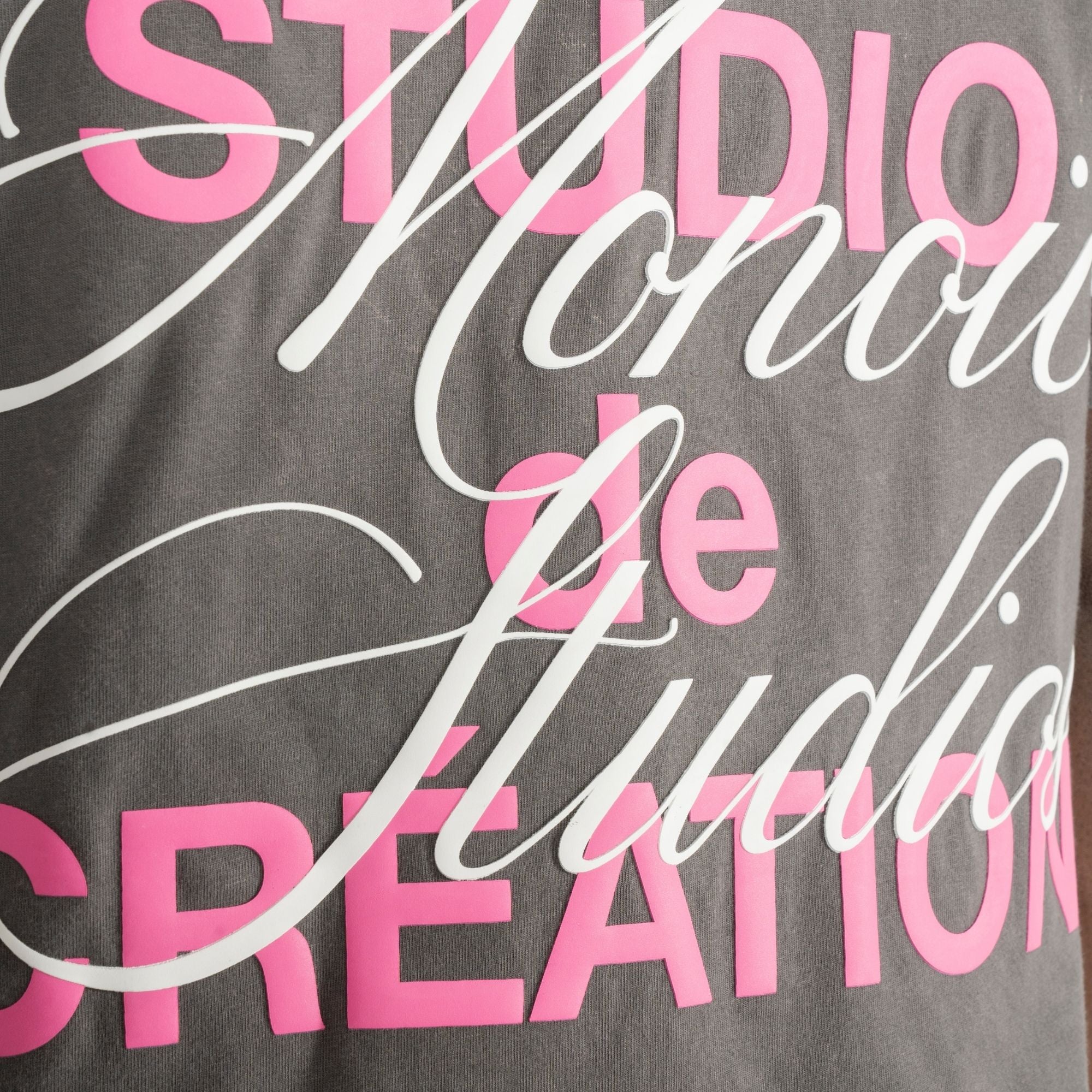 CAMISETA MONOIC STUDIO DE CRÉATION GRIS LAVADO Y ROSADO