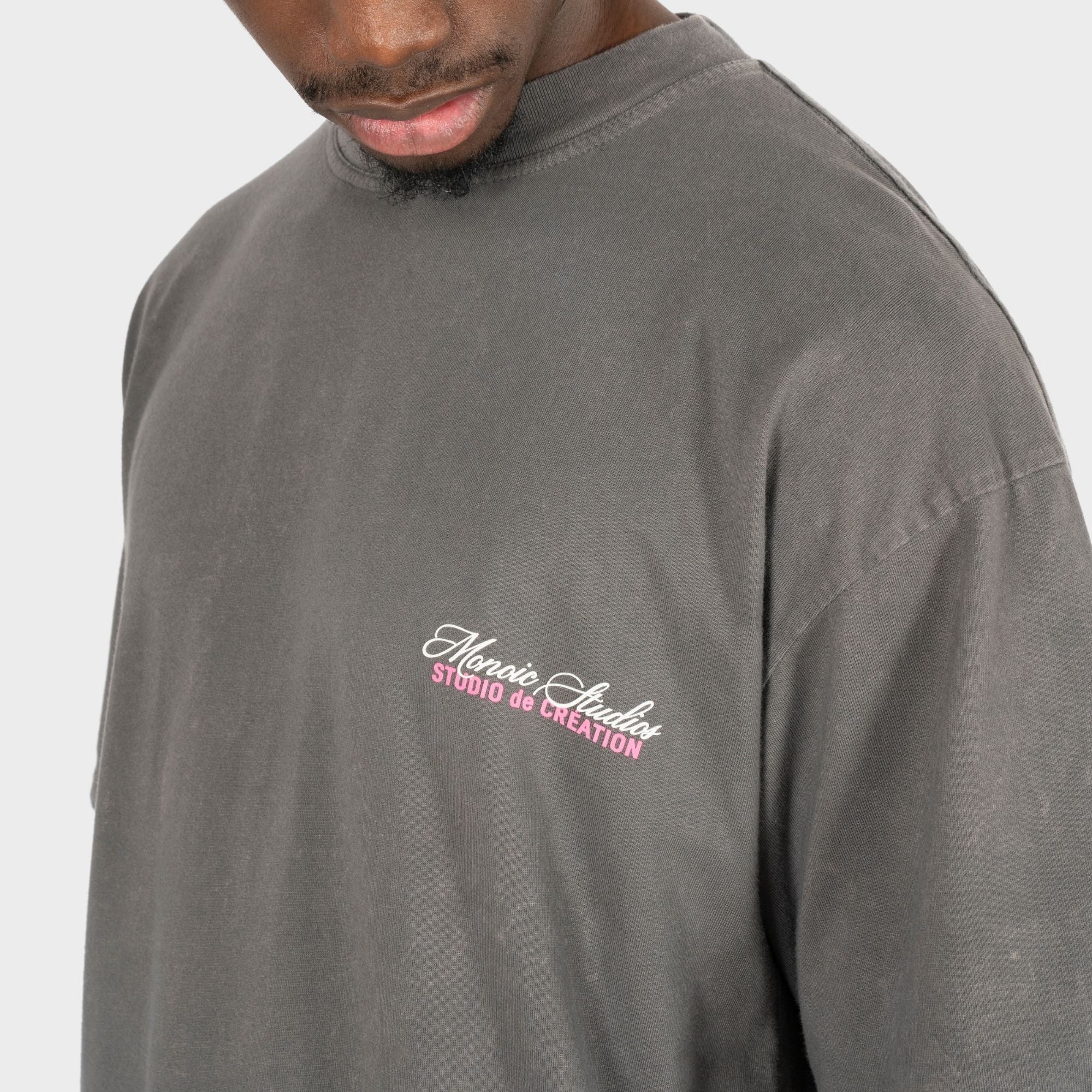 CAMISETA MONOIC STUDIO DE CRÉATION GRIS LAVADO Y ROSADO