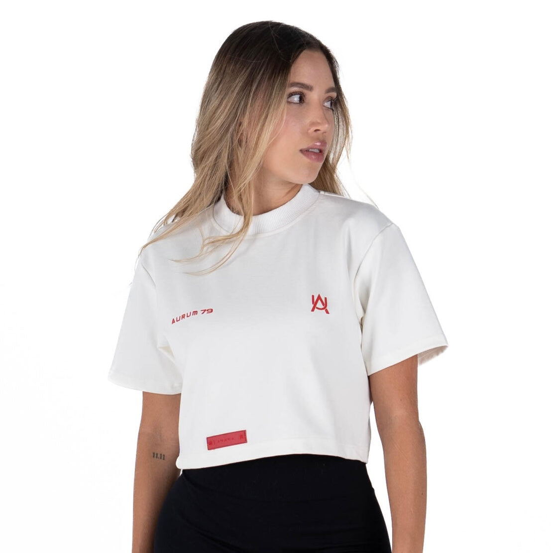 CROP TOP AURUM WHITE ON RED