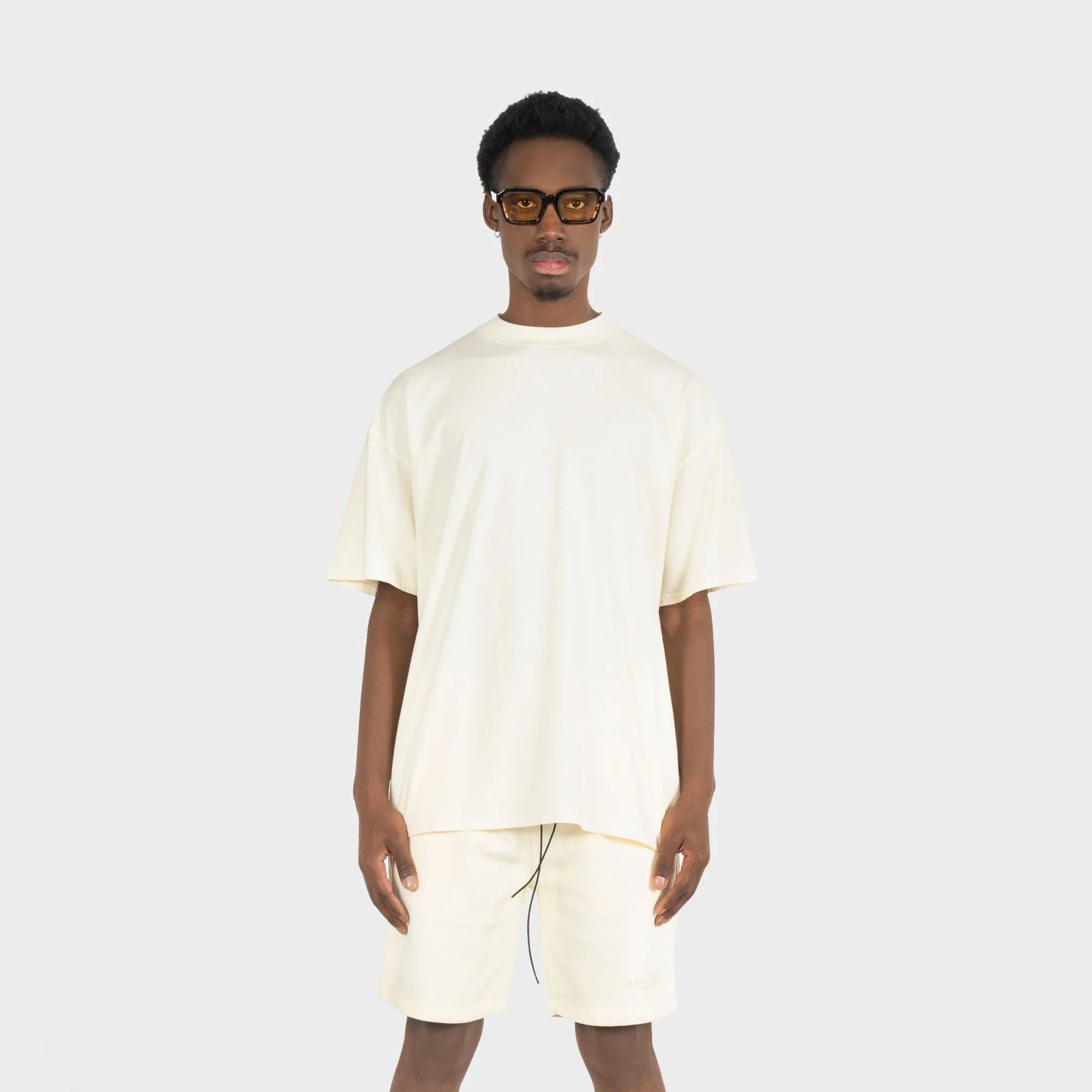 CAMISETA MONOIC BÁSICA CREMA