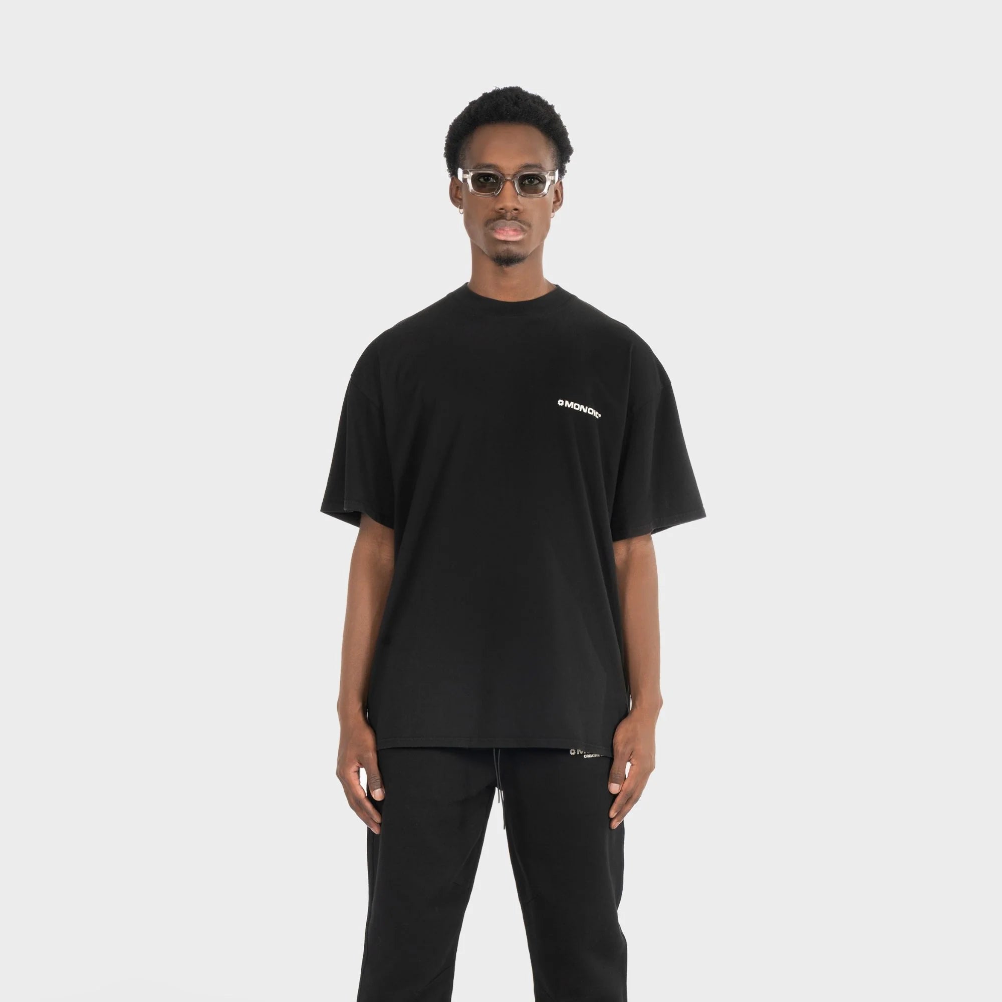 CAMISETA MONOIC BÁSICA NEGRA
