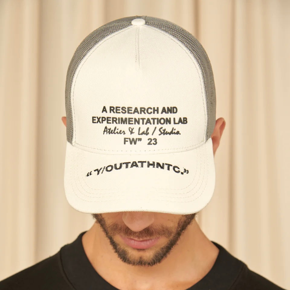 GORRA Y-OUT BLANCA
