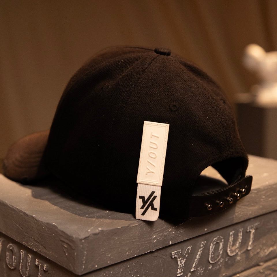 GORRA Y-OUT BLACK CAP