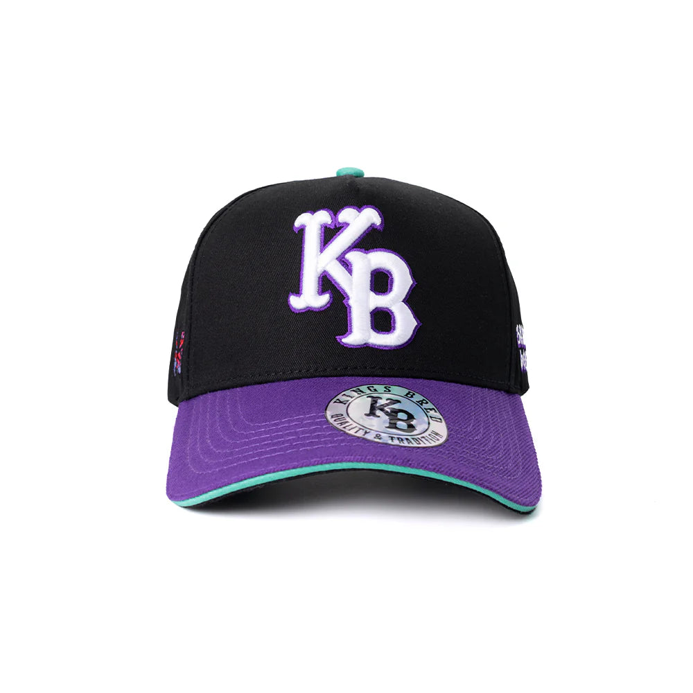 GORRA KINGS BRED MONARCA NEGRA MORADO