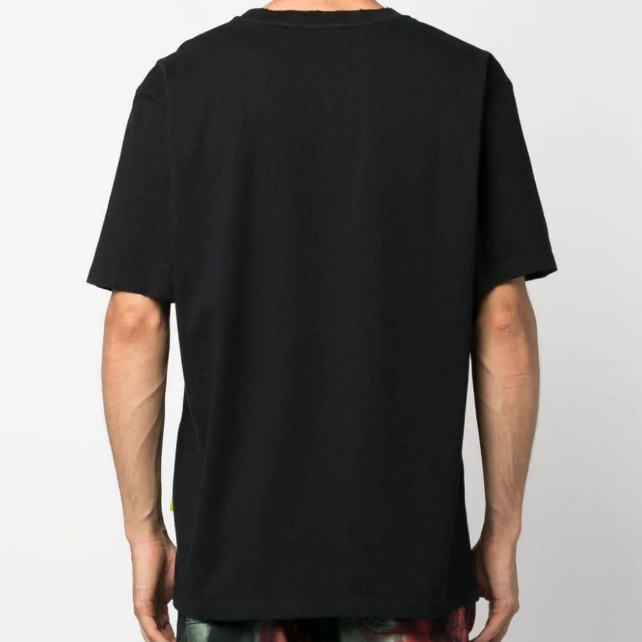 CAMISETA BARROW ESTAMPADO CUELLO