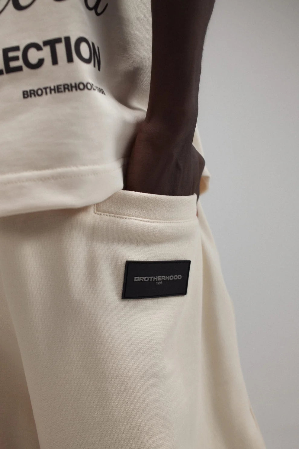 SHORT BROTHERHOOD COTTON KHAKI