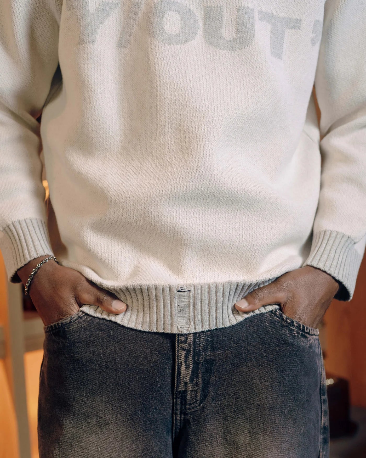 BUZO Y-OUT HOMBRE KNOTS CREWNECK