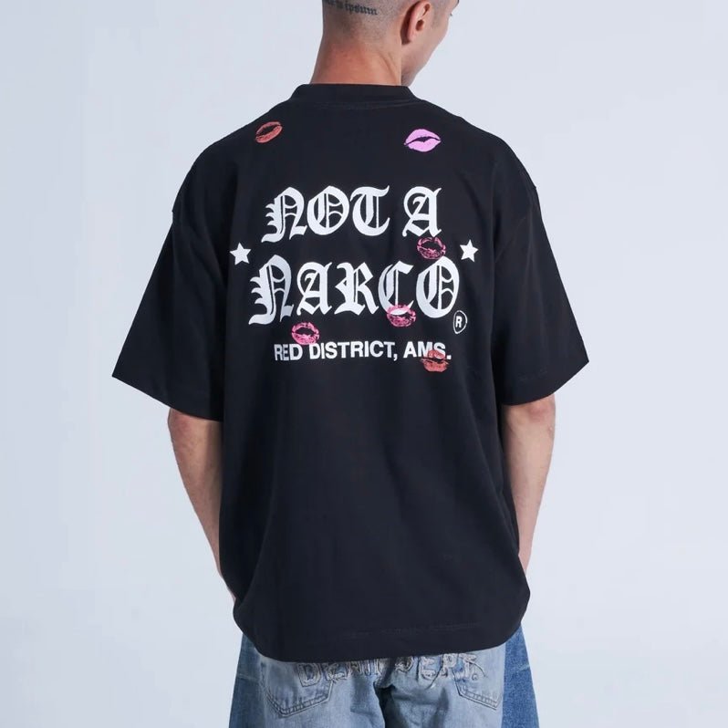 CAMISETA SINNERS NOT A NARCO ÁMSTERDAM BLACK - Superiority