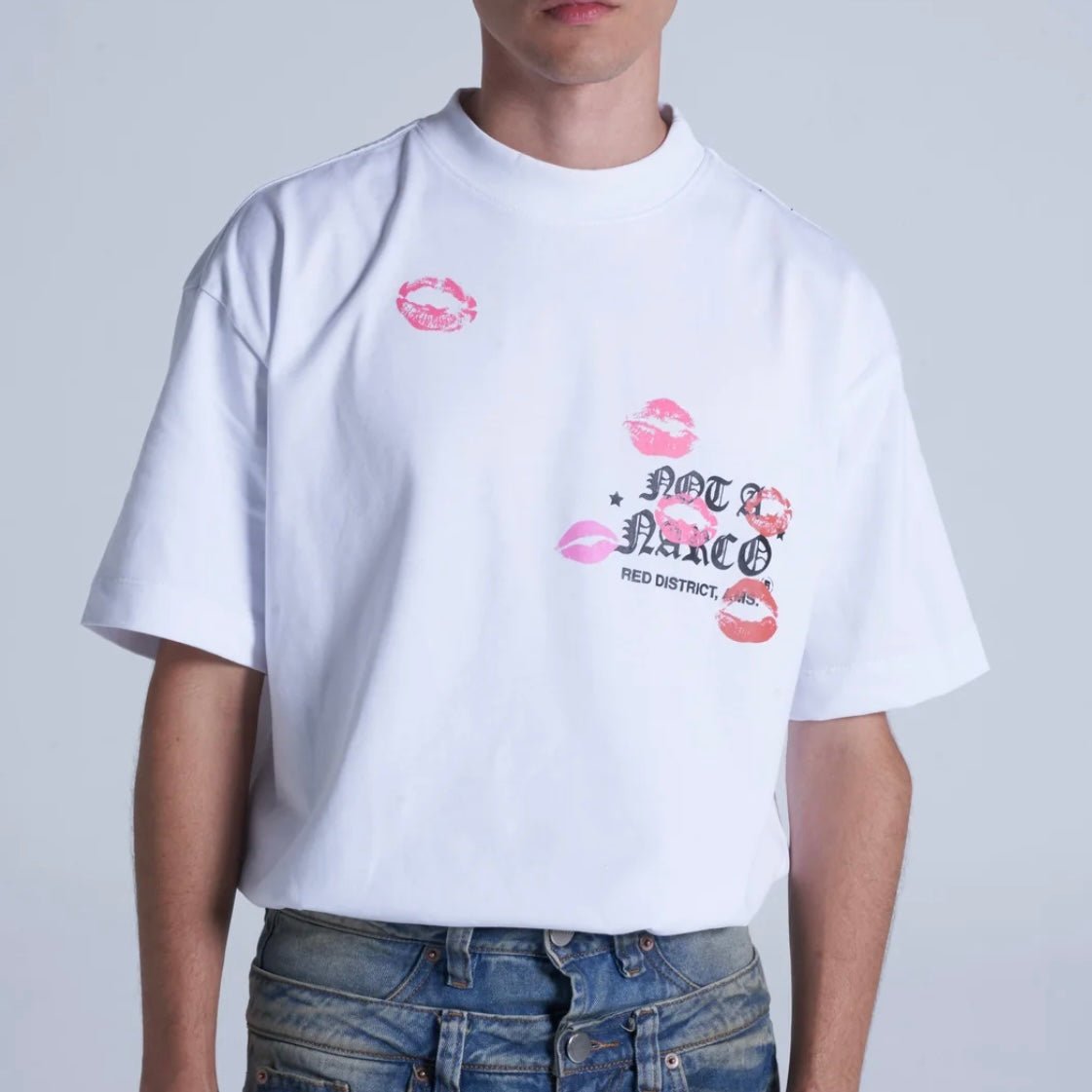 CAMISETA SINNERS NOT A NARCO ÁMSTERDAM WHITE - Superiority